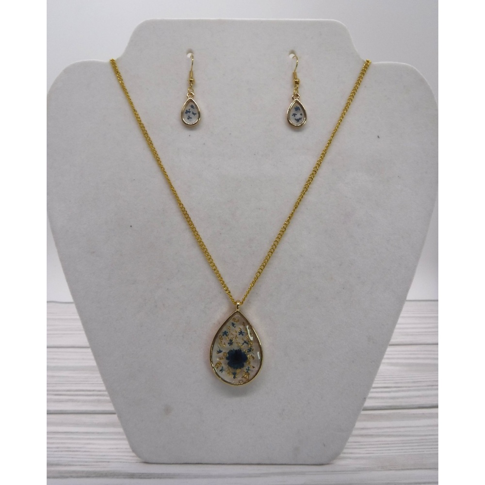 Necklace & Earrings Set Gold w/ Blue Dried Flowers